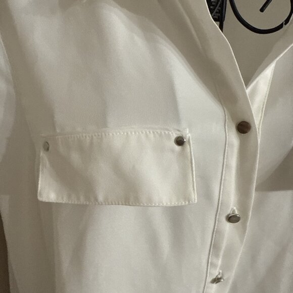 White House Black Market size 4 White Button Up Blouse Slit Back Tunic Office - Picture 3 of 7
